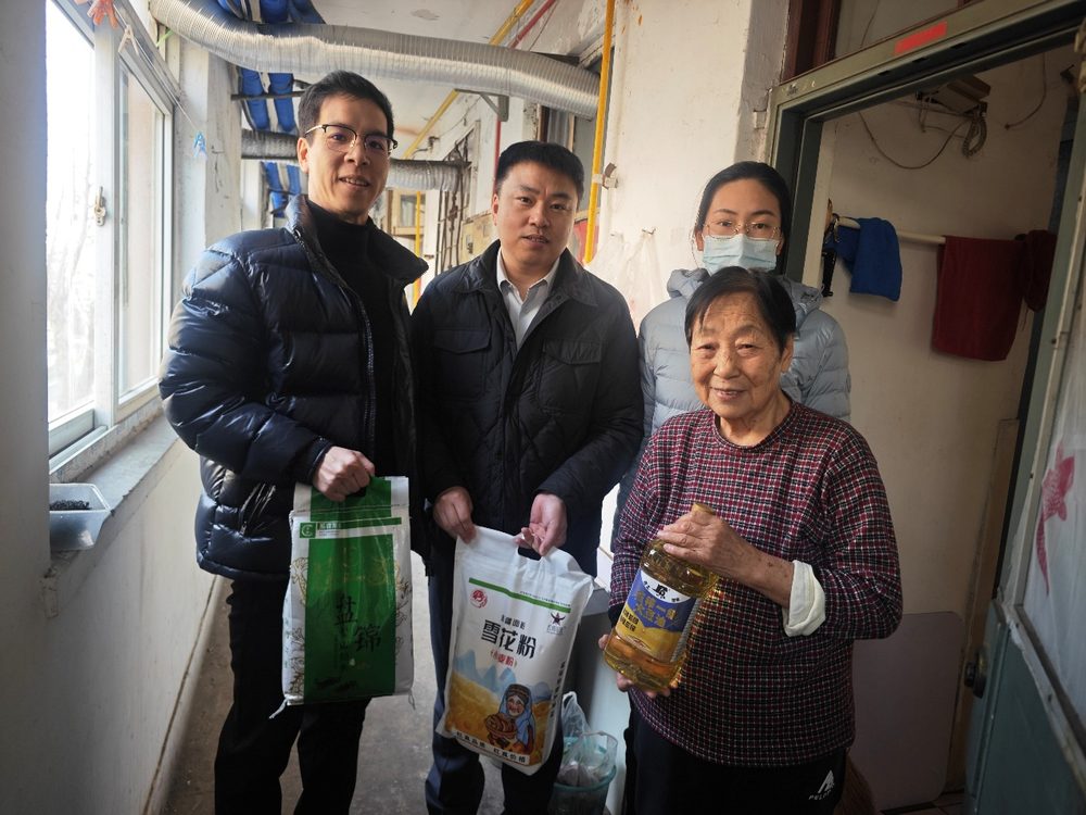 走访慰问困难群众活动照片